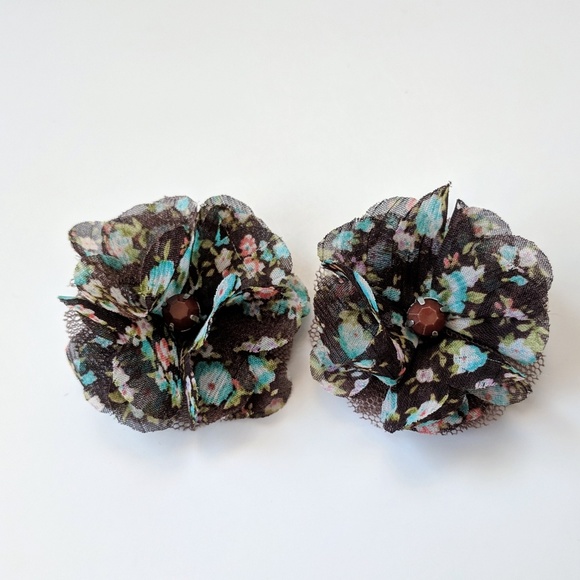 H&M brown and turquoise flower hair clips - Picture 2 of 4